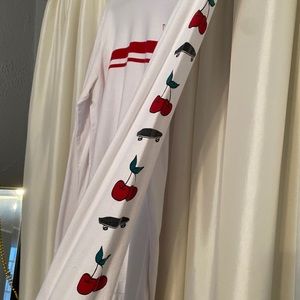 Cherry Vans Top